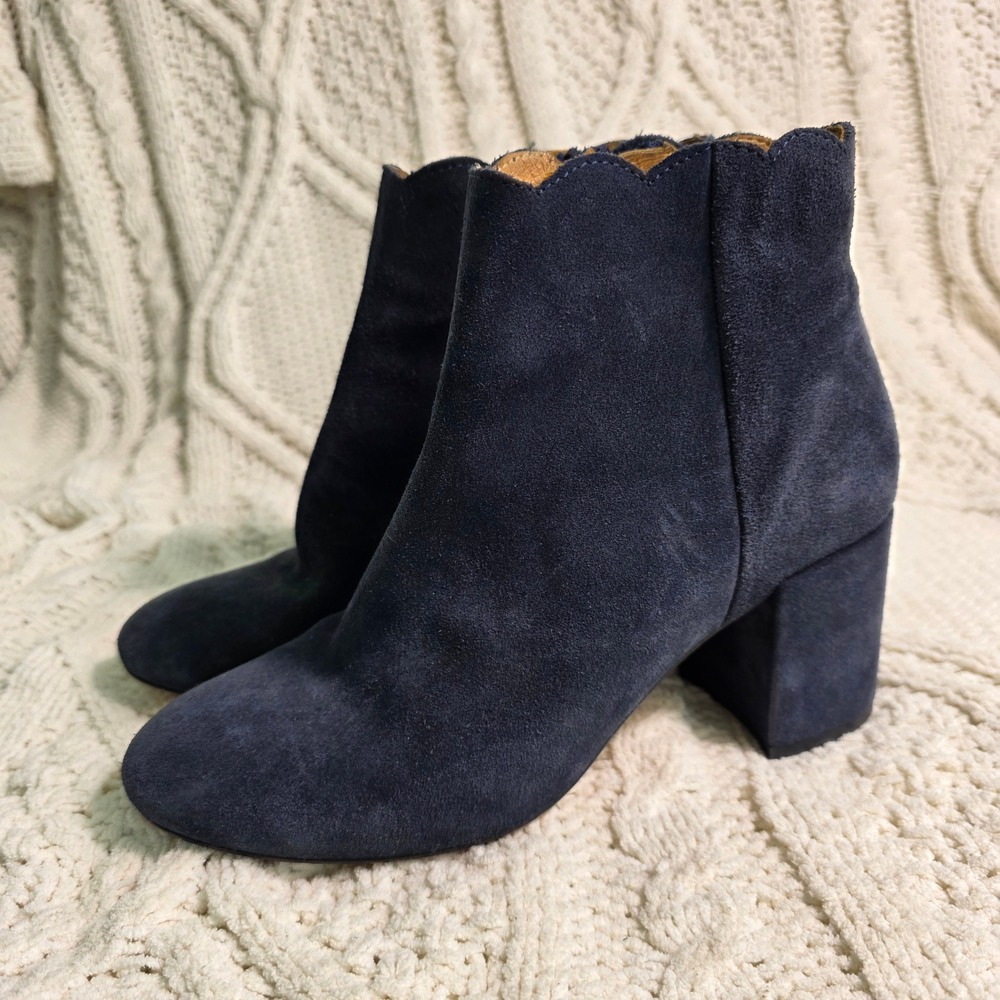Andre Assous Soft Suede Scalloped Ankle Boots Booties Navy Women 7 Excellent